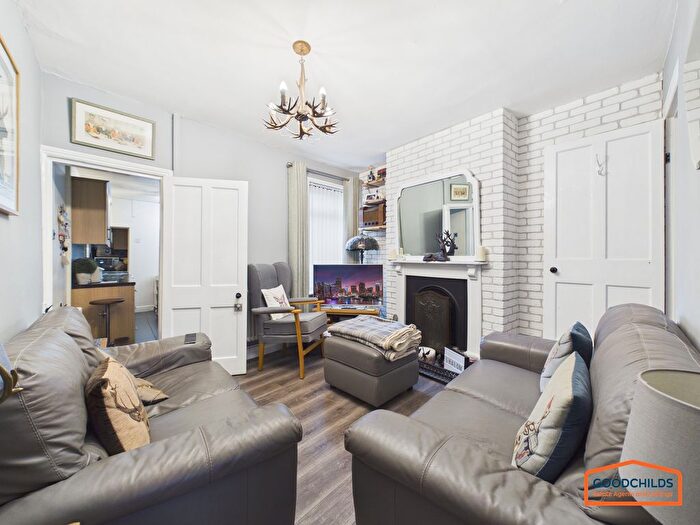 3 Bedroom Terraced House For Sale In Lichfield Road, Brownhills, WS8