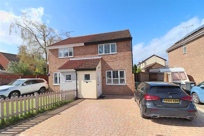 2 Bedroom Semi-Detached House To Rent In Skiddaw Close, Great Notley, Braintree, CM77