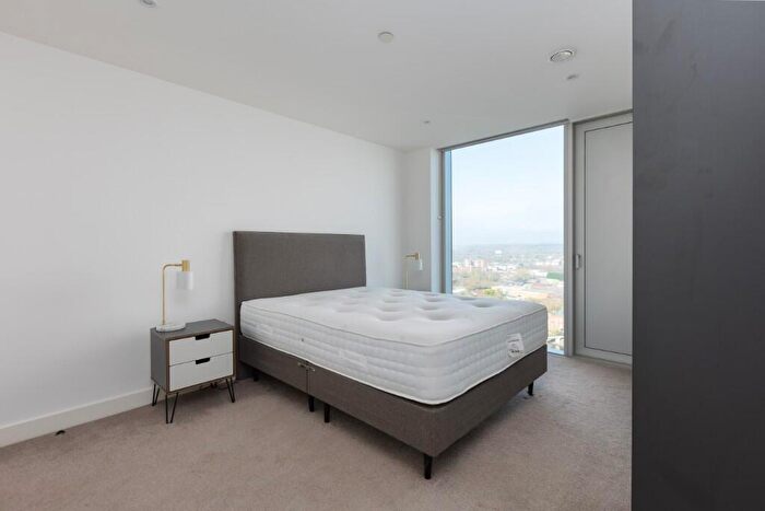 2 Bedroom Flat To Rent In Anaconda Cut, Greengate, M3