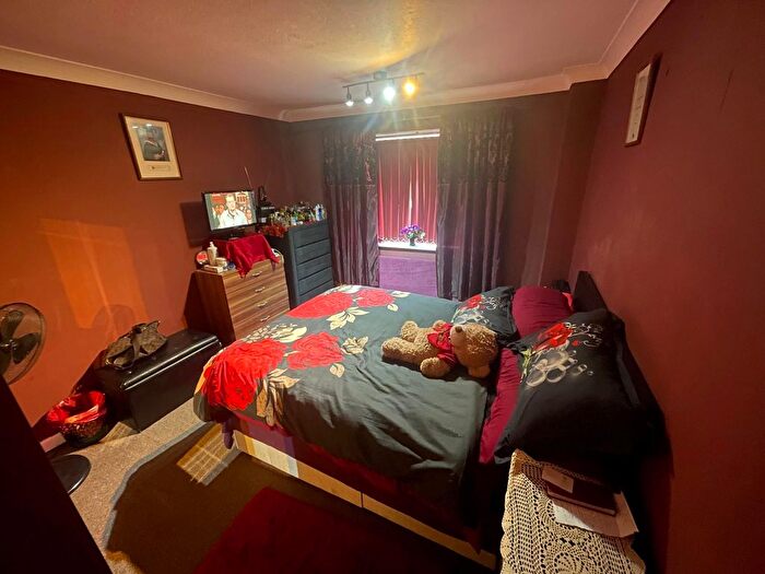 1 Bedroom Maisonette For Sale In Cavendish Close, UB4