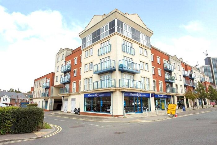 2 Bedroom Flat To Rent In Woking, Surrey, GU21