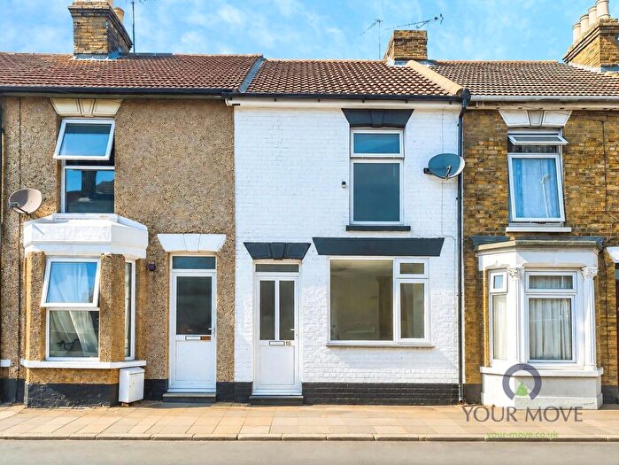 3 Bedroom Terraced House To Rent In Chalkwell Road, Sittingbourne, Kent, ME10