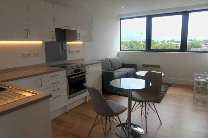 1 Bedroom Apartment To Rent In Hanover House, Kings Road, Reading, RG1