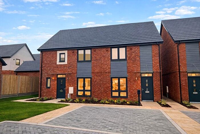 3 Bedroom End Of Terrace House For Sale In Perrybrook Road, Brockworth, Gloucester, GL3