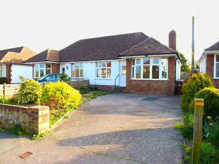 2 Bedroom Bungalow To Rent In Wannock Avenue, Eastbourne, BN20