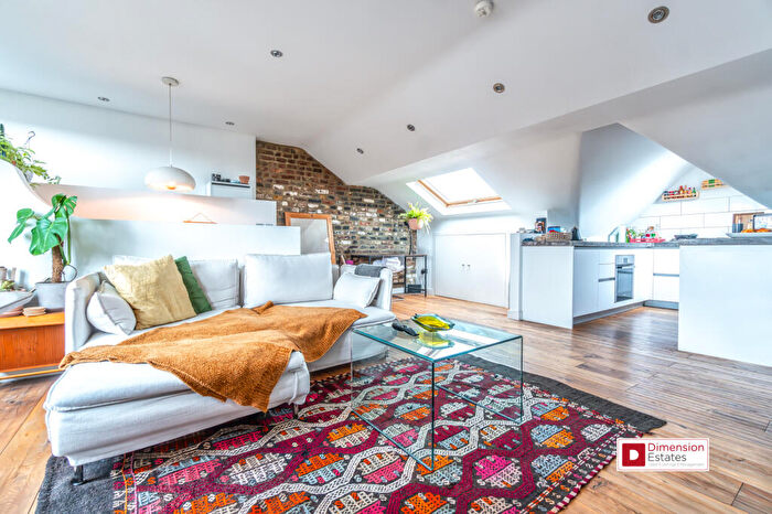 2 Bedroom Flat To Rent In Evering Road, Upper Clapton, Hackney, E5