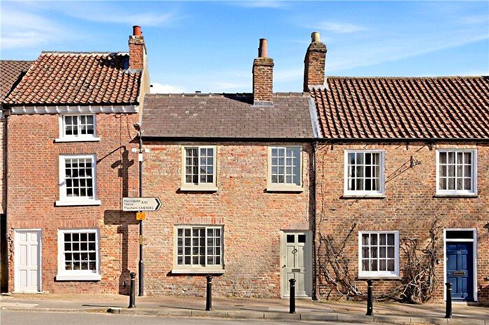 4 Bedroom House For Sale In Allhallowgate, Ripon, North Yorkshire, HG4