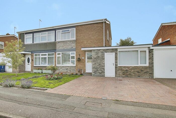 3 Bedroom Semi-detached House For Sale In Ellingham Avenue, March, PE15