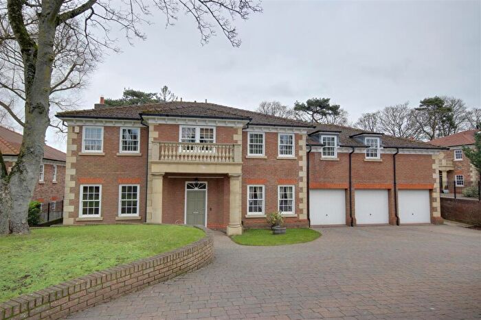 5 Bedroom Detached House For Sale In Radcliffe Garth, South Cave, HU15