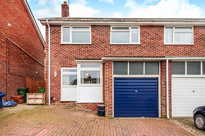 3 Bedroom Semi Detached House For Sale In Newbury, Berkshire, RG14