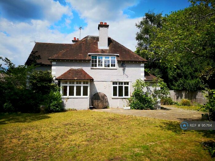 4 Bedroom Detached House To Rent In Windmill Lane, East Grinstead, RH19