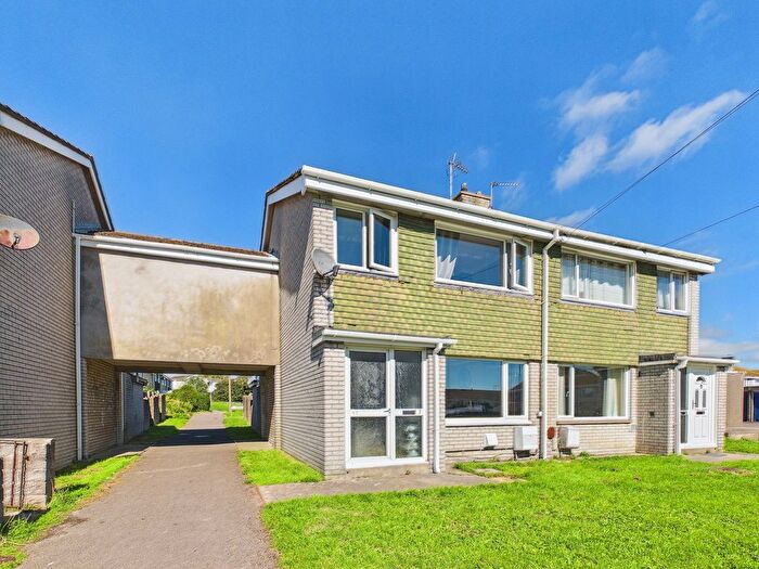 4 Bedroom Semi Detached House For Sale In Andrews Court, Boverton, CF61