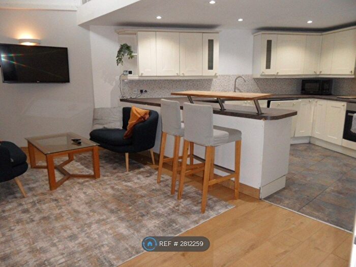 3 Bedroom Flat To Rent In Loughborough, Loughborough, LE11