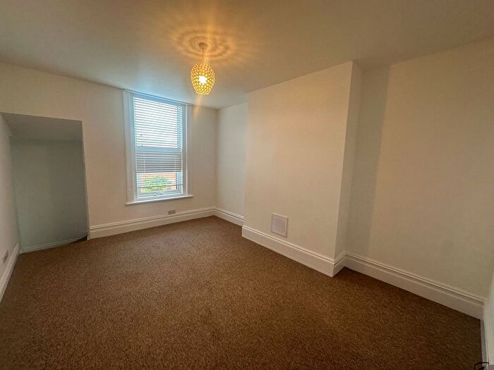 1 Bedroom Flat To Rent In Windsor Road, Boscombe, Bournemouth, BH5