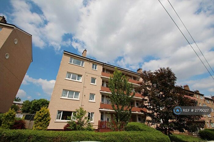 3 Bedroom Flat To Rent In Parkneuk Road, Glasgow, G43