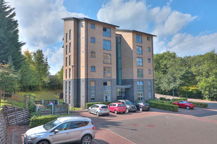 2 Bedroom Flat For Sale In Newlands Place, Glasgow, G67