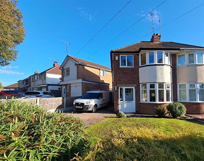 3 Bedroom Semi Detached House For Sale In Rectory Park Road, Sheldon, Birmingham, B26