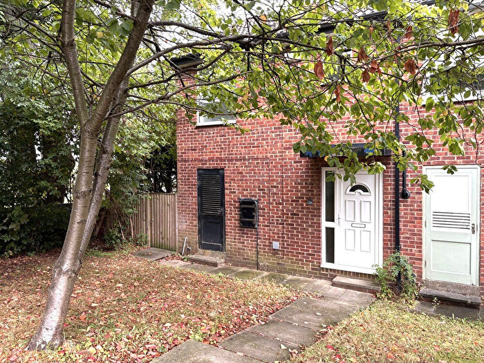 2 Bedroom Terraced House To Rent In Woodland Lane, Leeds, LS7