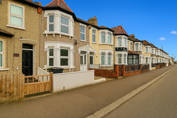 3 Bedroom House To Rent In St. Awdrys Road, IG11