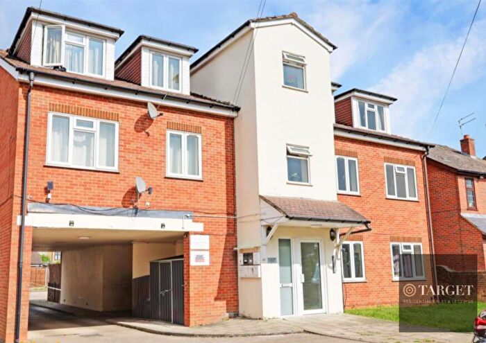 1 Bedroom Flat To Rent In Trinity Lane, EN8