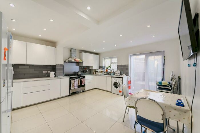 4 Bedroom Terraced House To Rent In Boxley Street, Royal Docks, London, E16