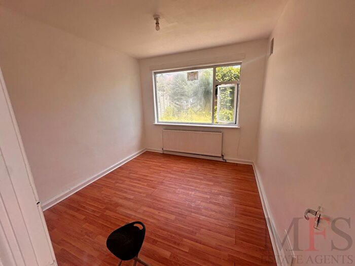 2 Bedroom Flat To Rent In Balfour Road, Southall, UB2