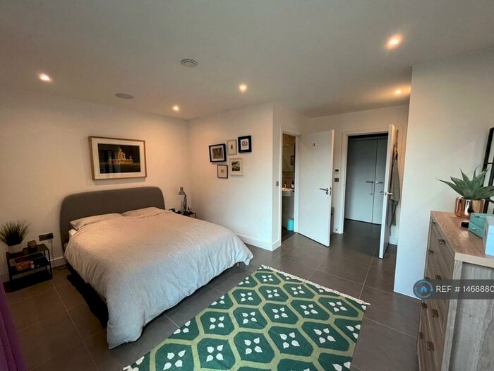 2 Bedroom Flat To Rent In White Post Lane, London, E9