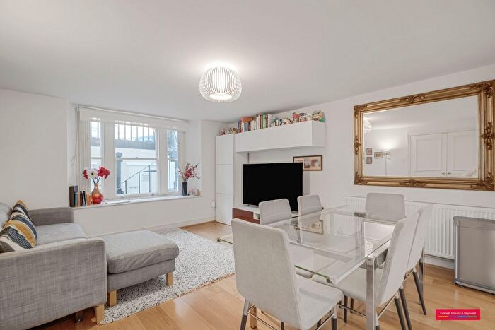 2 Bedroom Flat To Rent In Queens Gardens, Bayswater, London, W2