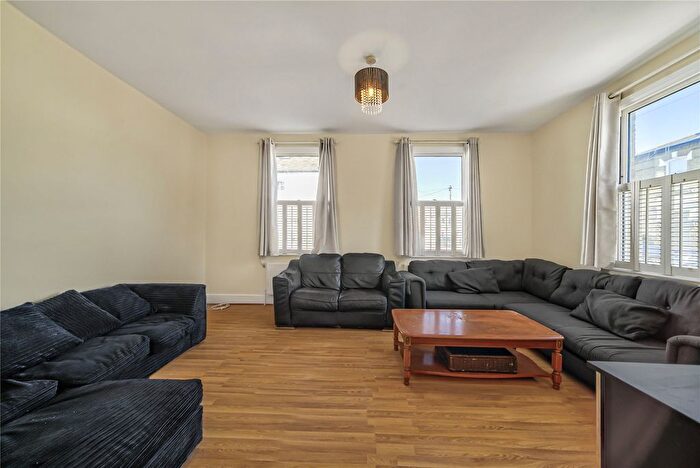 3 Bedroom End Of Terrace House To Rent In Orbain Road, Fulham, SW6