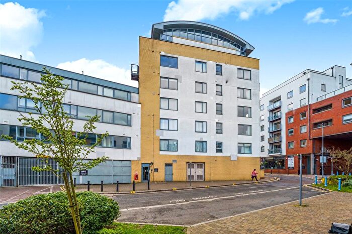 2 Bedroom Flat For Sale In Lord Street, Watford, Hertfordshire, WD17