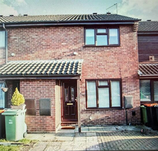 3 Bedroom Terraced House For Sale In Wyngates, Leighton Buzzard, Bedfordshire, LU7