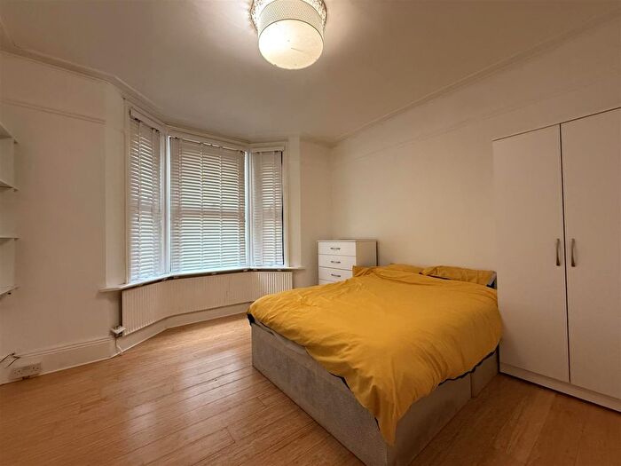 6 Bedroom Property To Rent In Tachbrook Road, Bedfont Lane, Feltham, TW14