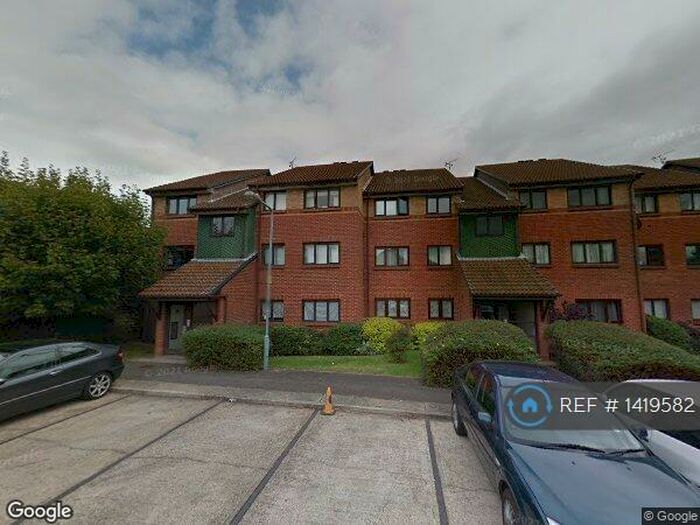 1 Bedroom Flat To Rent In Bernards Close, Essex, IG6