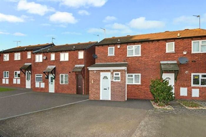 3 Bedroom Property To Rent In Florence Close, Grays, RM20
