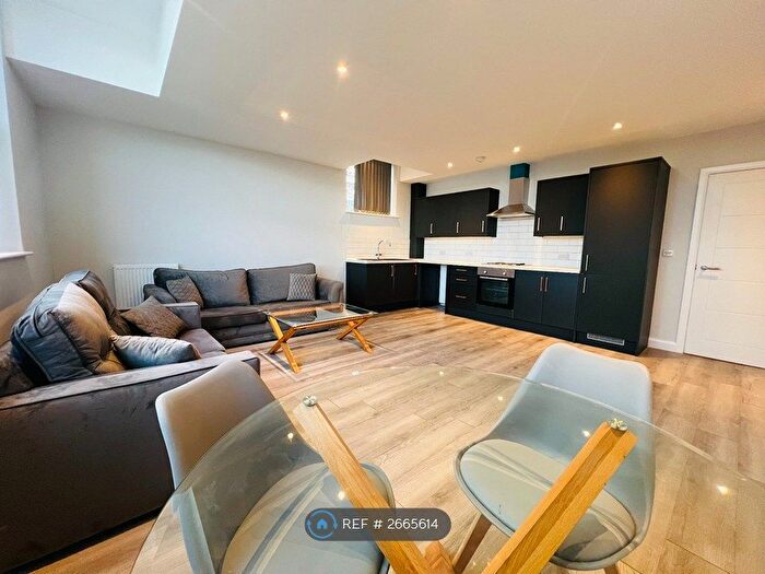 1 Bedroom Flat To Rent In Richardshaw Lane, Pudsey, LS28