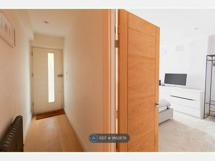 1 Bedroom Flat To Rent In Holloway, London, N7