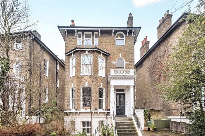 3 Bedroom Apartment For Sale In Charlton Road, London, SE3