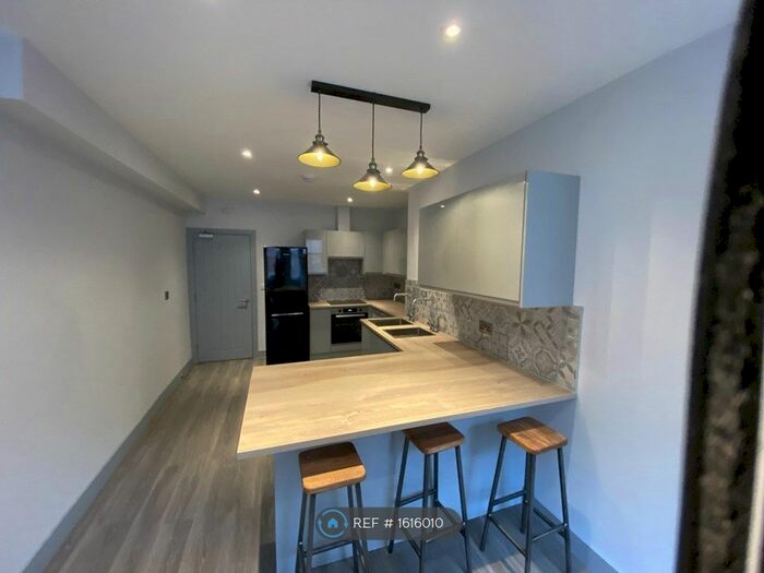 4 Bedroom Flat To Rent In Bowling Green Street, Leicester, LE1