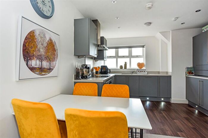 1 Bedroom Flat For Sale In Draper Close, Andover, SP11