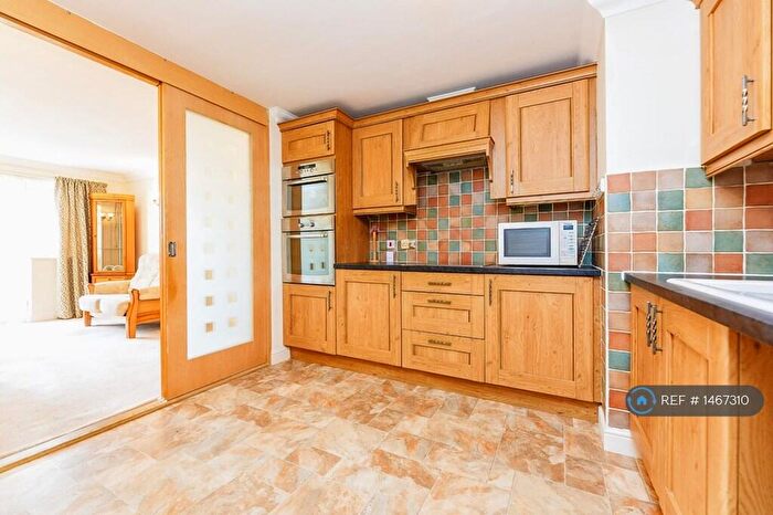 2 Bedroom Flat To Rent In Hafferty Court, Sheffield, S5