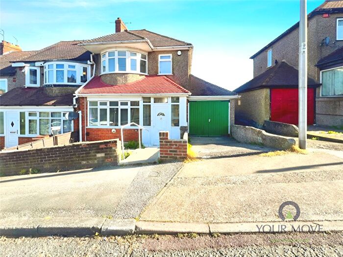 3 Bedroom Terraced House To Rent In Grosvenor Avenue, Chatham, Kent, ME4