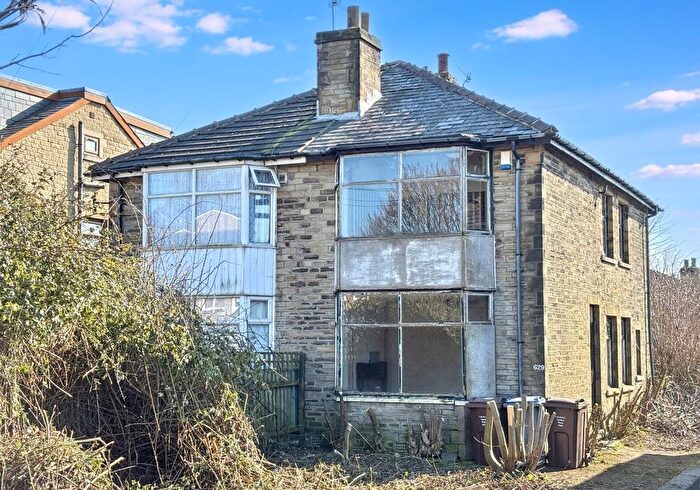 3 Bedroom Semi Detached House For Sale In Thornton Road, Bradford, West Yorkshire, BD8