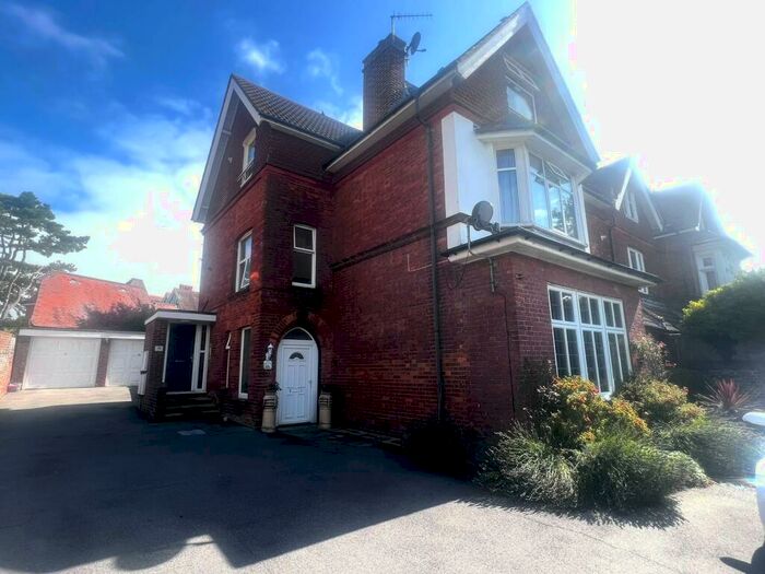 Apartment To Rent In Selwyn Road, Eastbourne, BN21