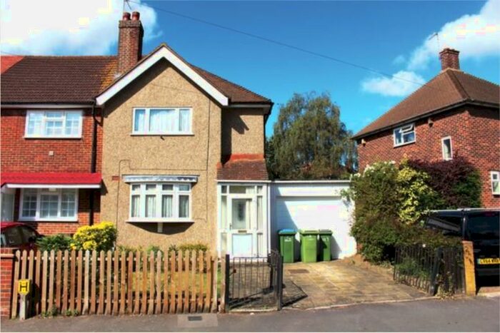3 Bedroom Terraced House To Rent In Paston Cresent, London, SE12