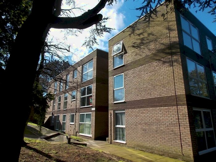 2 Bedroom Flat To Rent In Seymour Close, Selly Park, B29