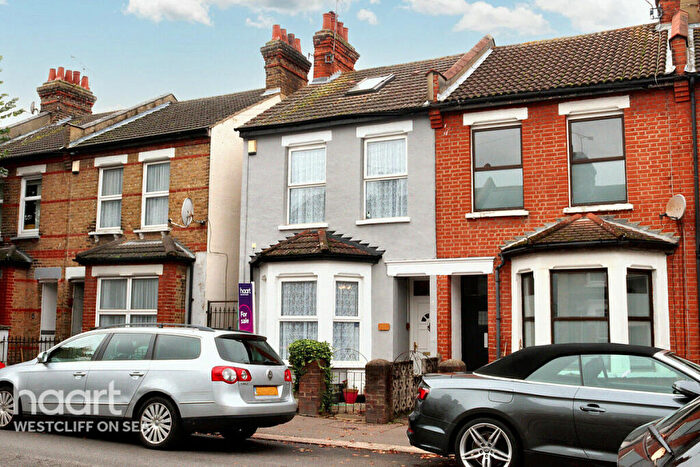 4 Bedroom End Of Terrace House For Sale In Salisbury Avenue, Westcliff-On-Sea, SS0