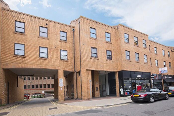 1 Bedroom Apartment To Rent In Fife Road, Kingston Upon Thames, KT1