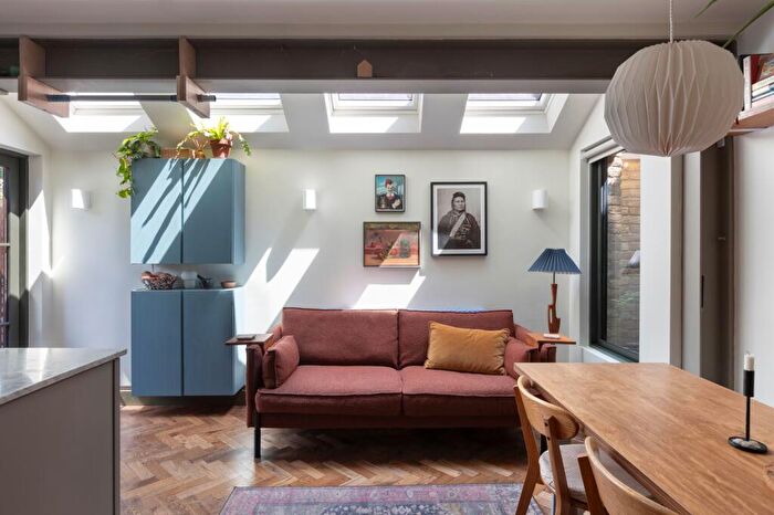 2 Bedroom Maisonette For Sale In Huxley Road, Leyton, London, E10