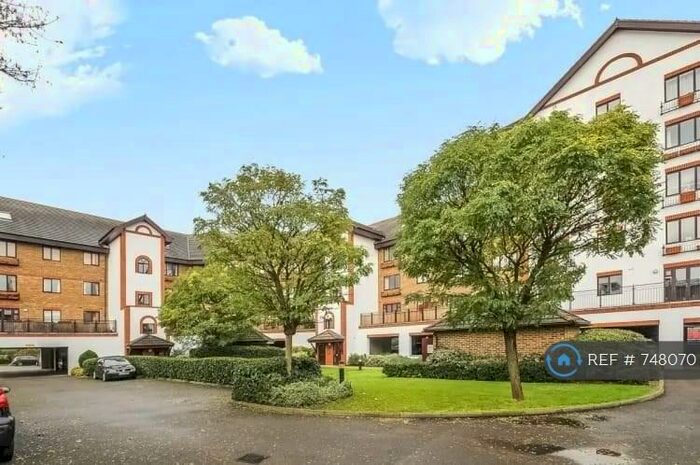 2 Bedroom Flat To Rent In Regents Court, Kingston Upon Thames, KT2