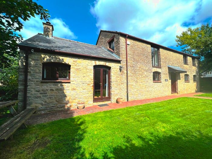 4 Bedroom Barn Conversion To Rent In St. Marys Close, Kempsford, Fairford, GL7